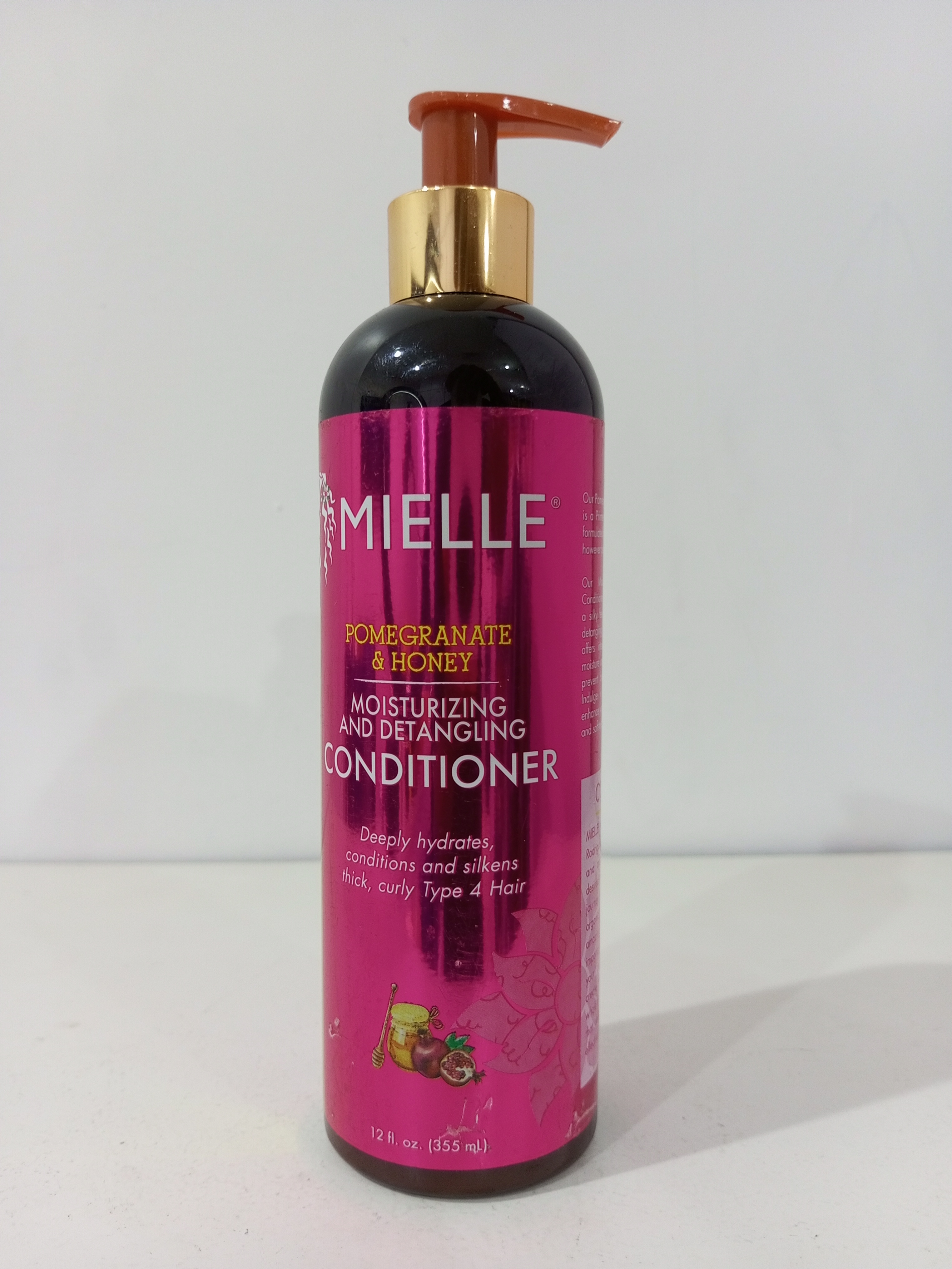 Mielle Pomegranate & Honey Moisturizing and Detangling conditioner
